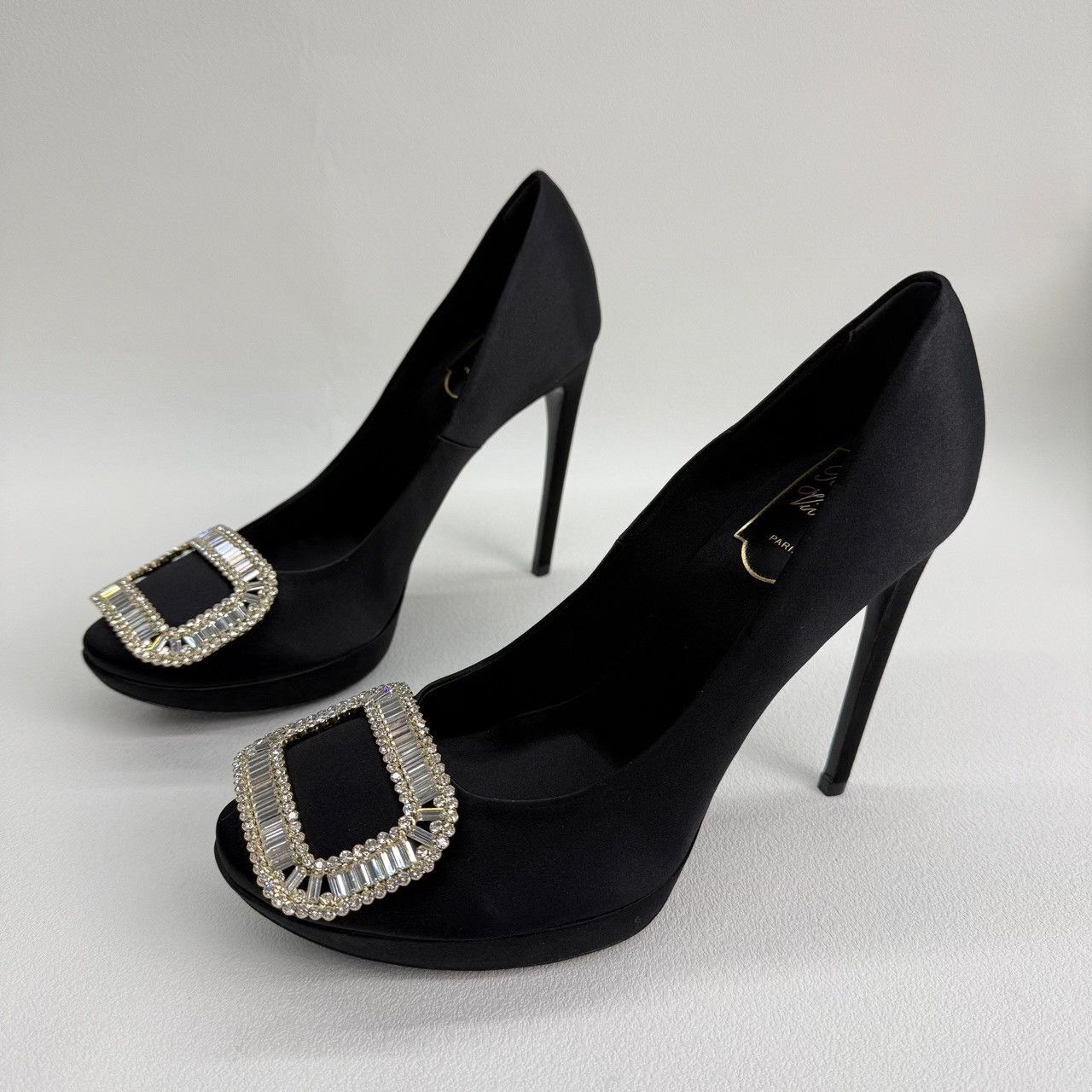 Roger Vivier Roger Vivier Retro Black Lowtop Sneakers us_7-5 Women Size US 7.5 / IT 37.5 - 2 Thumbnail