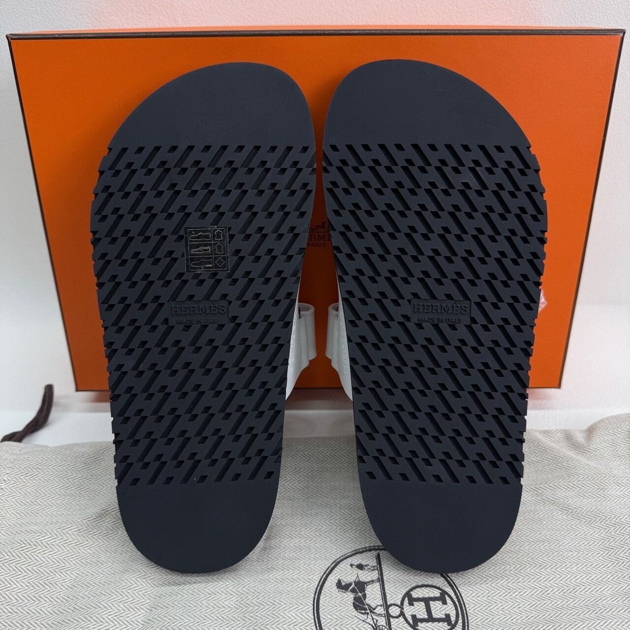 Hermes Hermes White Sandals us_5 Women Size US 5 / IT 35 - 7 Thumbnail