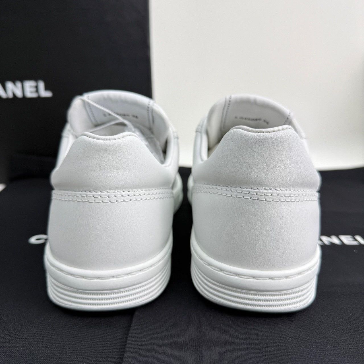 Chanel Chanel White Lowtop Sneakers us_6 Women Size US 6 / IT 36 - 6 Thumbnail