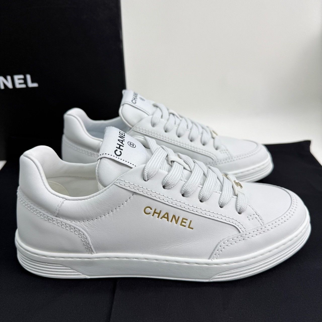 Chanel Chanel White Lowtop Sneakers us_6 Women Size US 6 / IT 36 - 5 Thumbnail