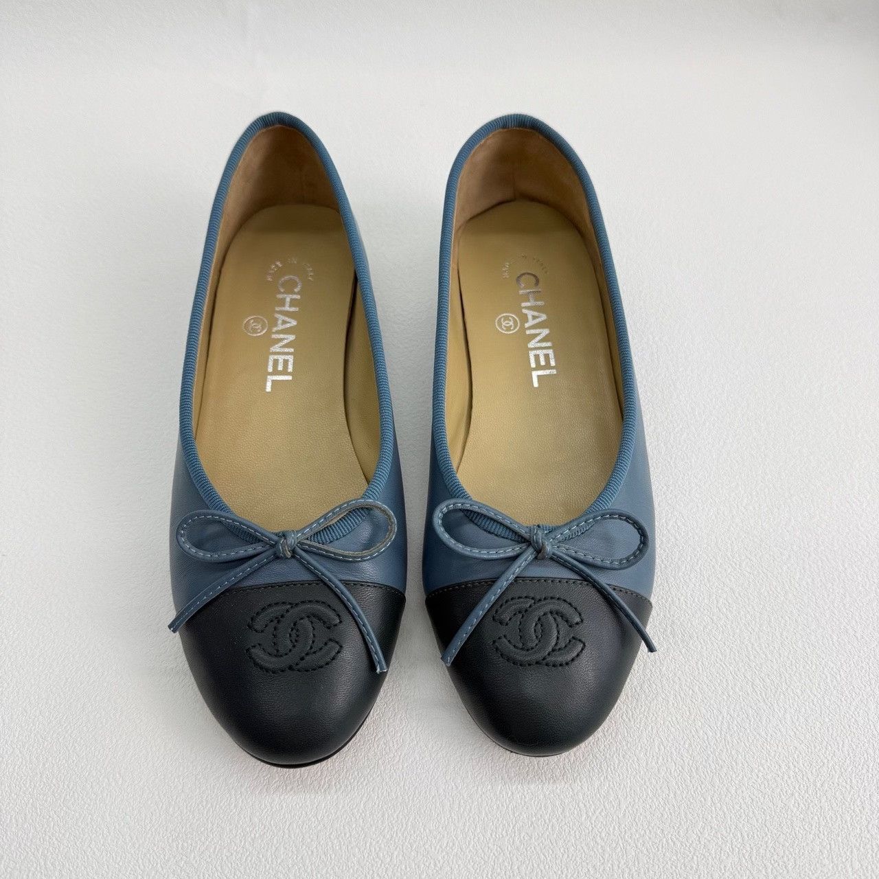 Chanel Chanel Multi Lowtop Sneakers us_6 Women Size US 6 / IT 36 - 2 Thumbnail