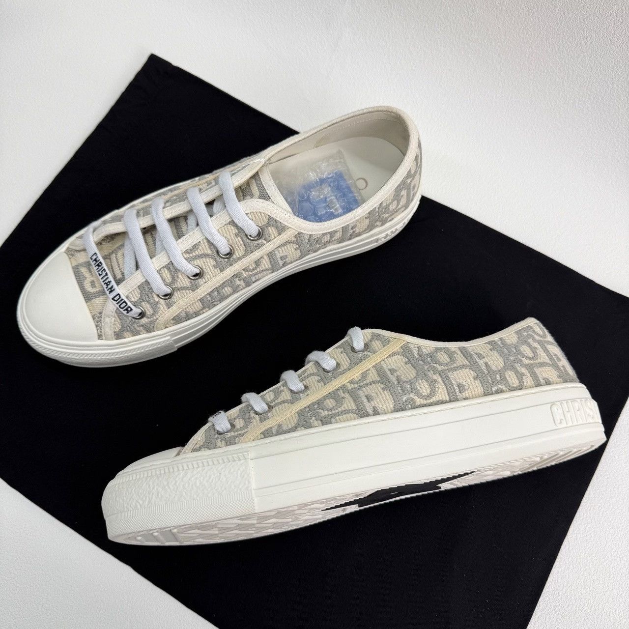 Dior Dior Retro Gray Lowtop Sneakers us_7-5 Women Size US 7.5 / IT 37.5 - 8 Thumbnail