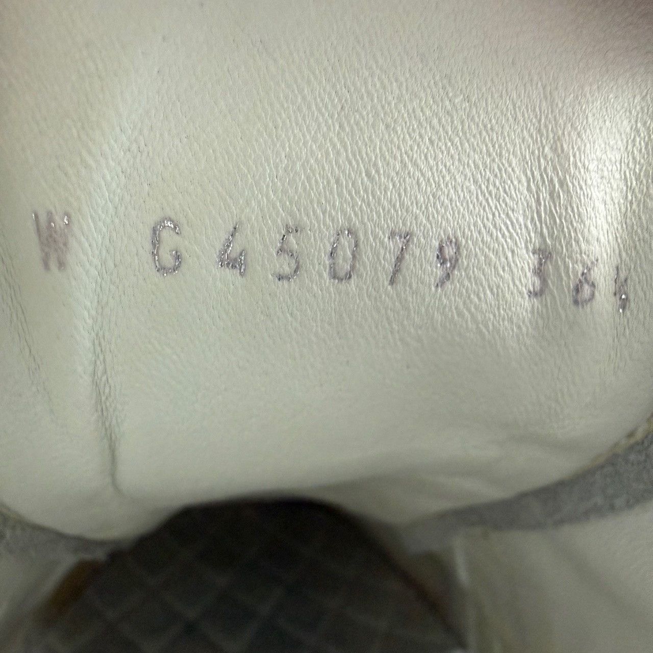 Chanel Chanel Retro White Lowtop Sneakers us_6 Women Size US 6 / IT 36 - 6 Thumbnail