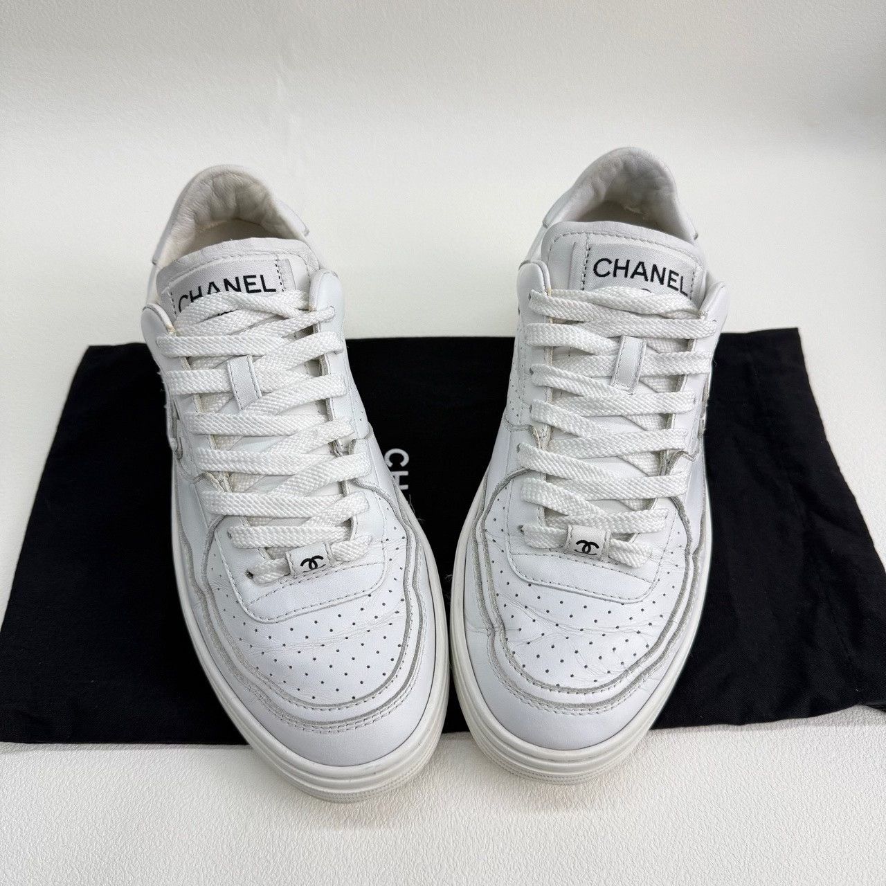 Chanel Chanel Retro White Lowtop Sneakers us_6 Women Size US 6 / IT 36 - 9 Thumbnail
