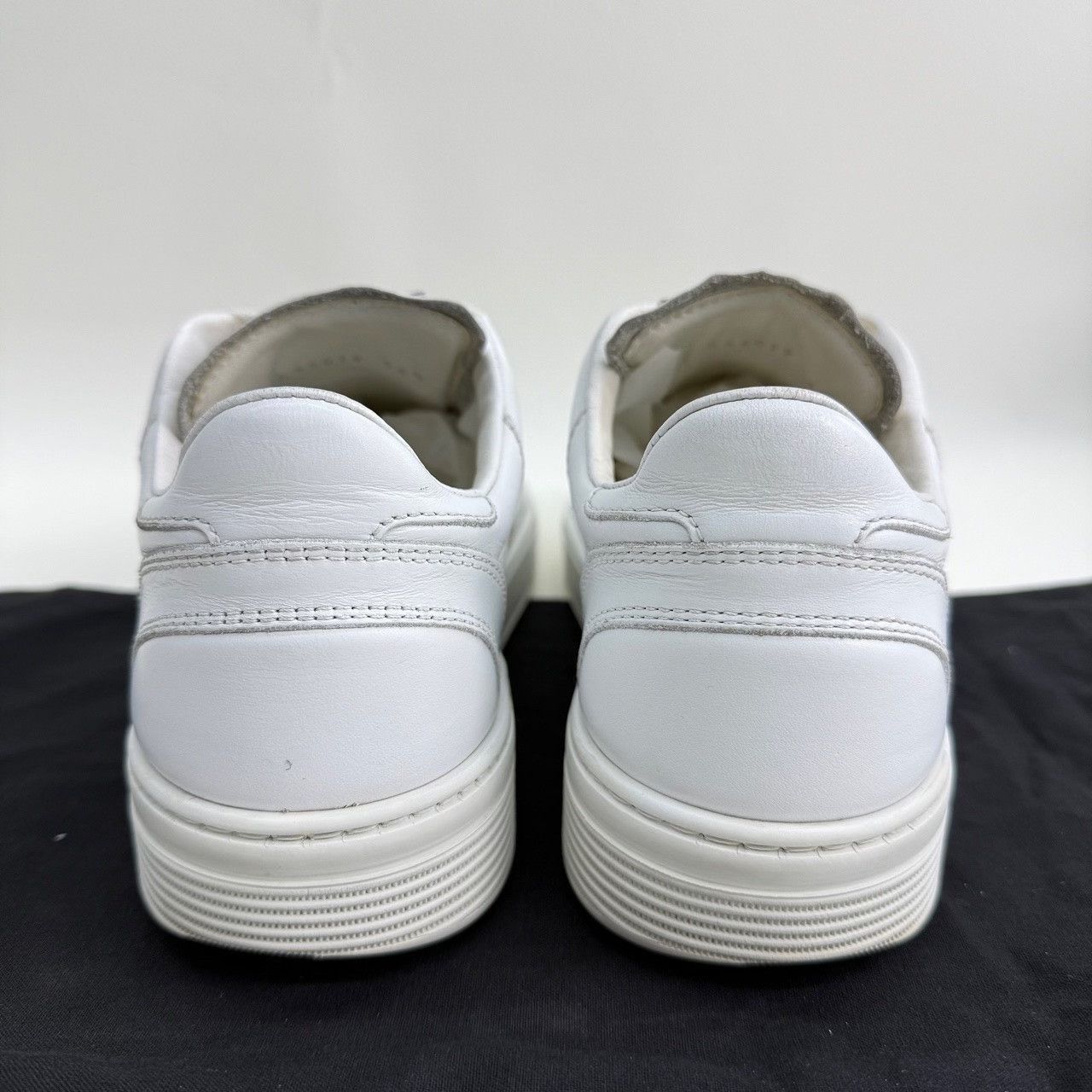 Chanel Chanel Retro White Lowtop Sneakers us_6 Women Size US 6 / IT 36 - 5 Thumbnail