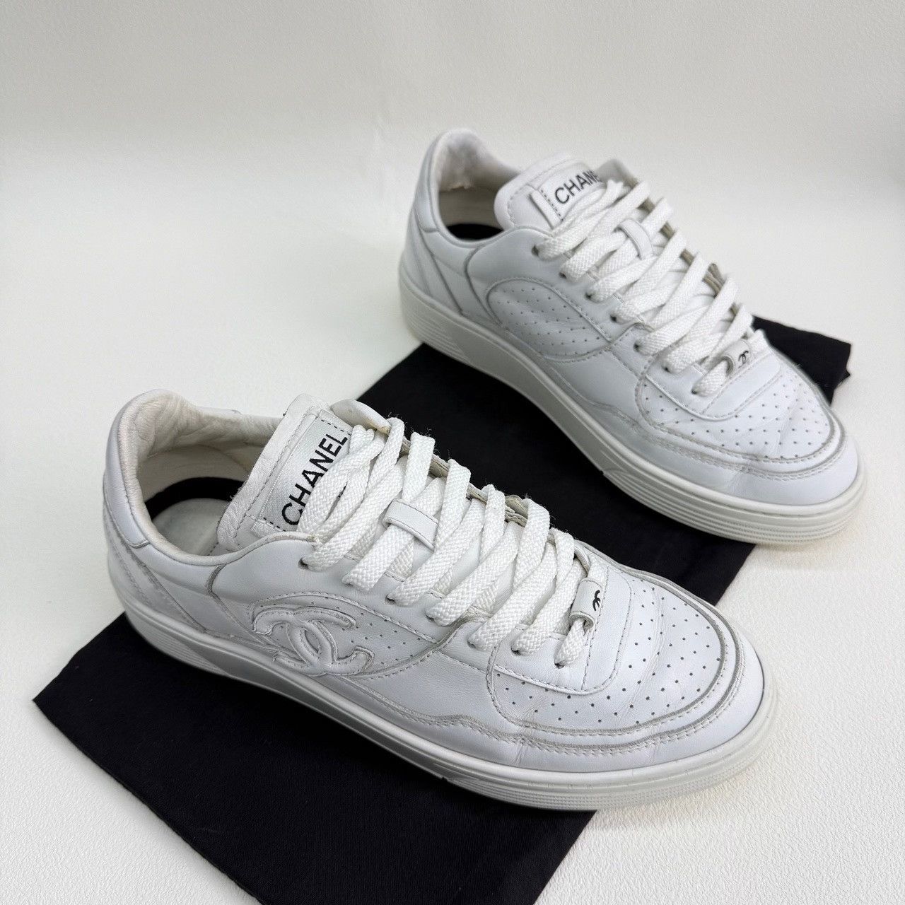 Chanel Chanel Retro White Lowtop Sneakers us_6 Women Size US 6 / IT 36 - 3 Thumbnail