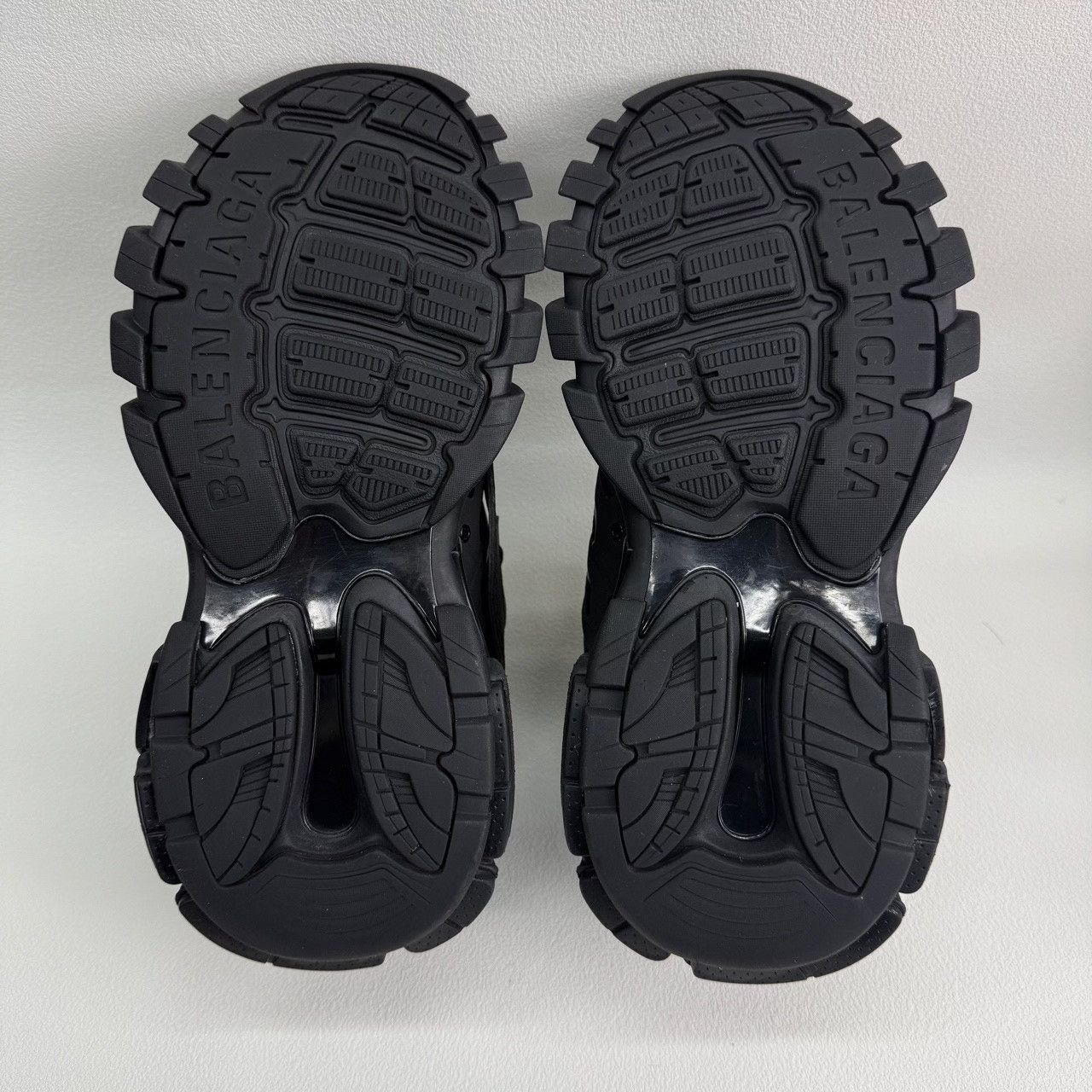 Balenciaga Balenciaga Black Lowtop Sneakers 8.5 Men Size US 8.5 / EU 41-42 - 7 Thumbnail