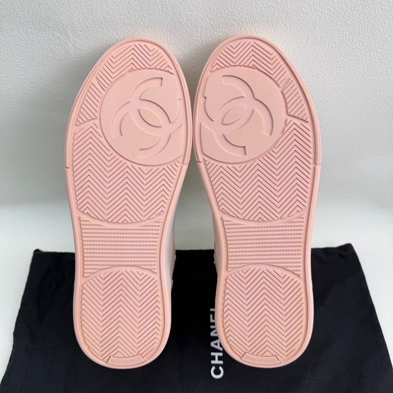 Chanel Chanel Pink Lowtop Sneakers us_6 Women Size US 6 / IT 36 - 6 Thumbnail