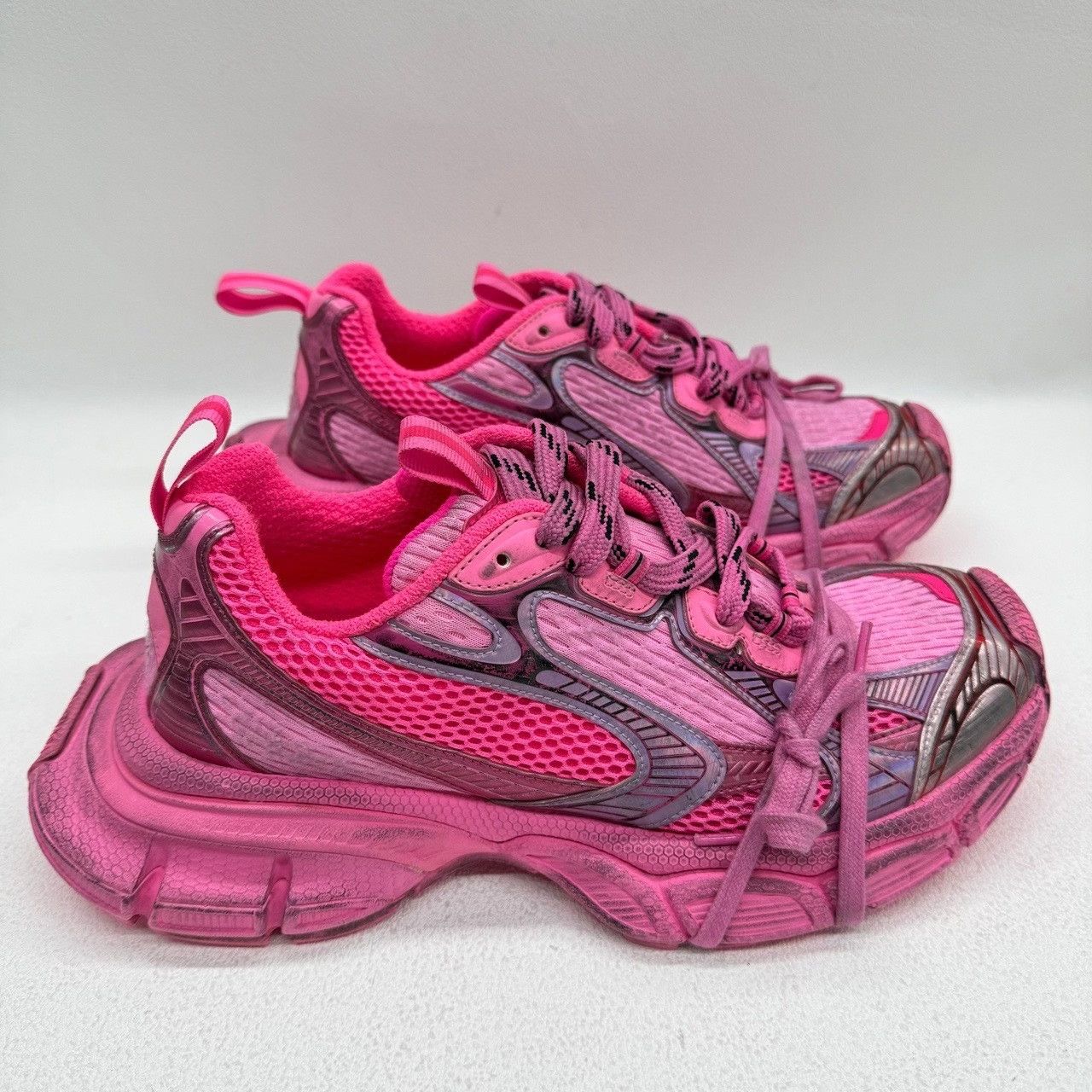 Balenciaga Balenciaga Polyester Red Lowtop Sneakers us_9 Women Size US 9 / IT 39 - 4 Thumbnail