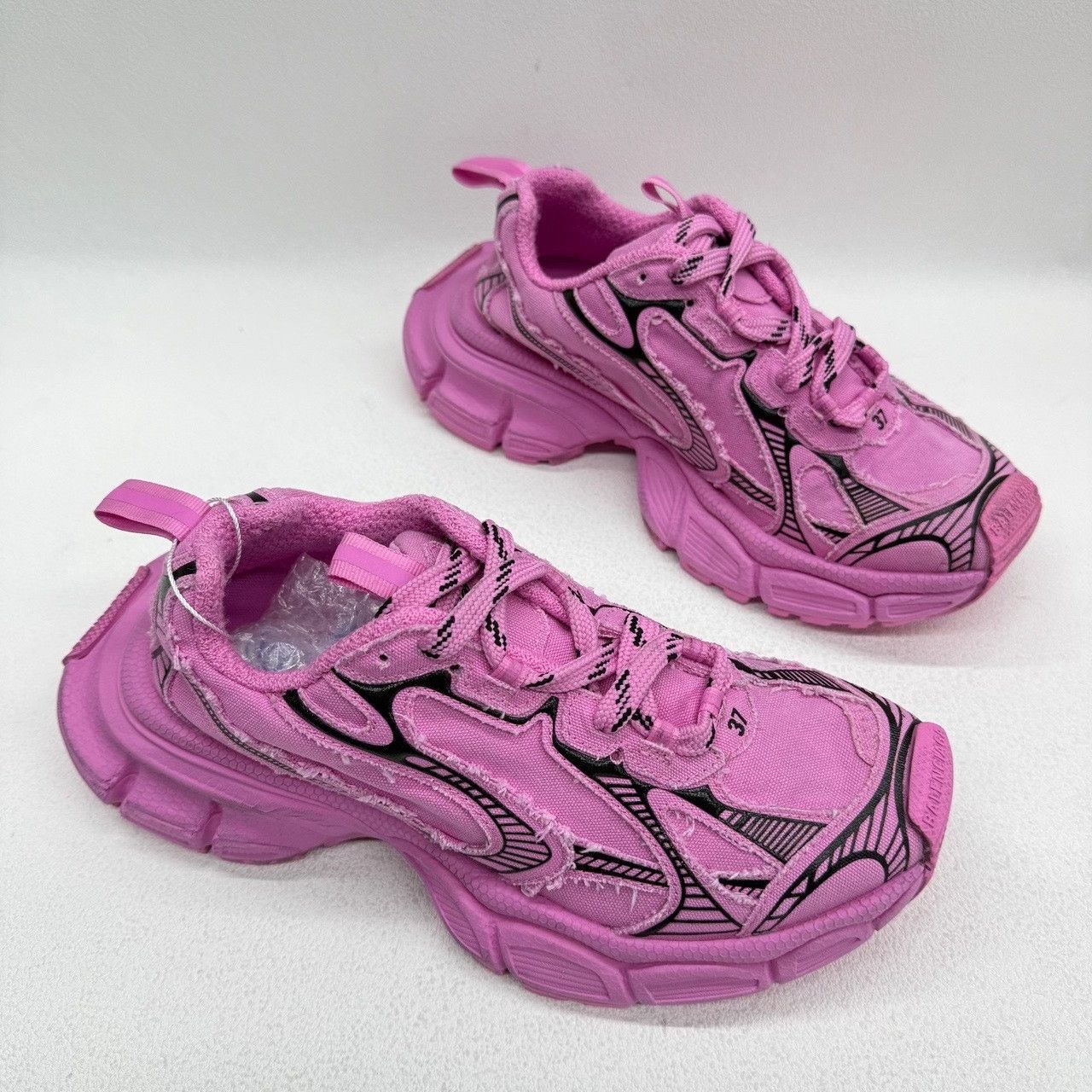 Balenciaga Balenciaga Pink Lowtop Sneakers us_6-5 Women Size US 6.5 / IT 36.5 - 3 Thumbnail