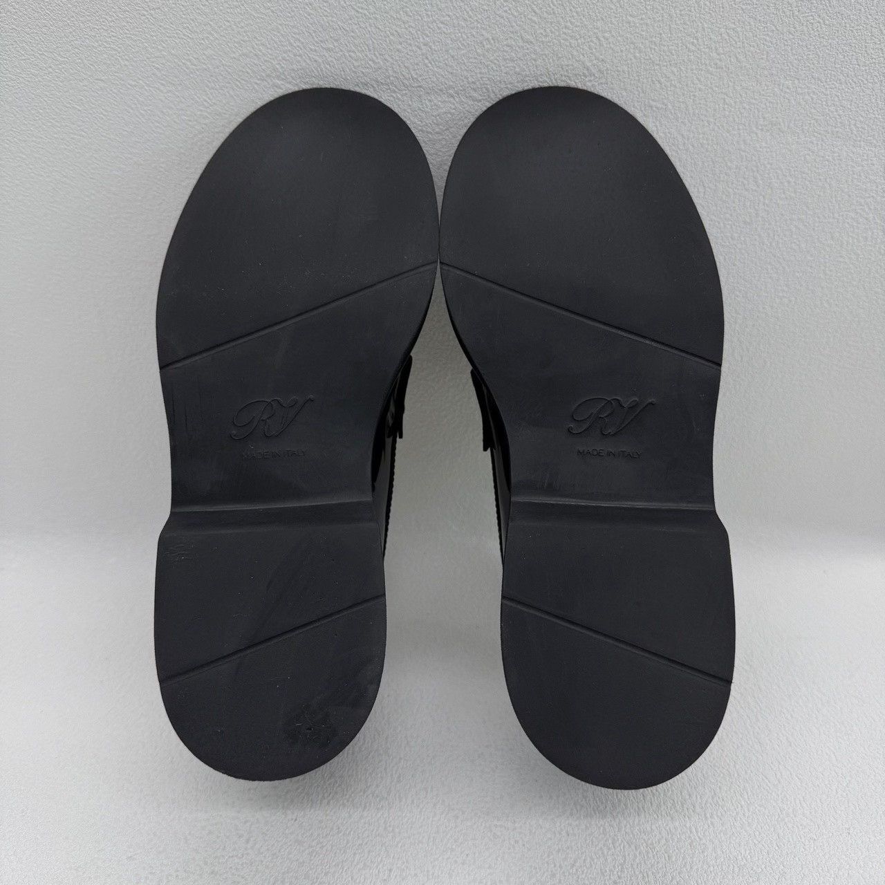 Roger Vivier Roger Vivier Retro Black Lowtop Sneakers us_4 Women Size US 4 / IT 34 - 8 Thumbnail