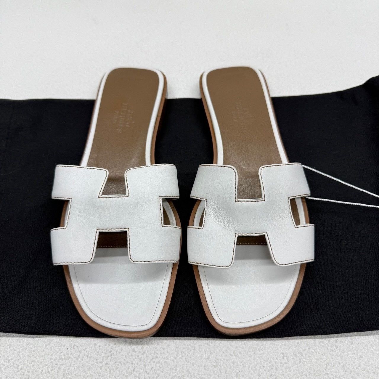 Hermes Hermes White Sandals us_4 Women Size US 4 / IT 34 - 2 Thumbnail