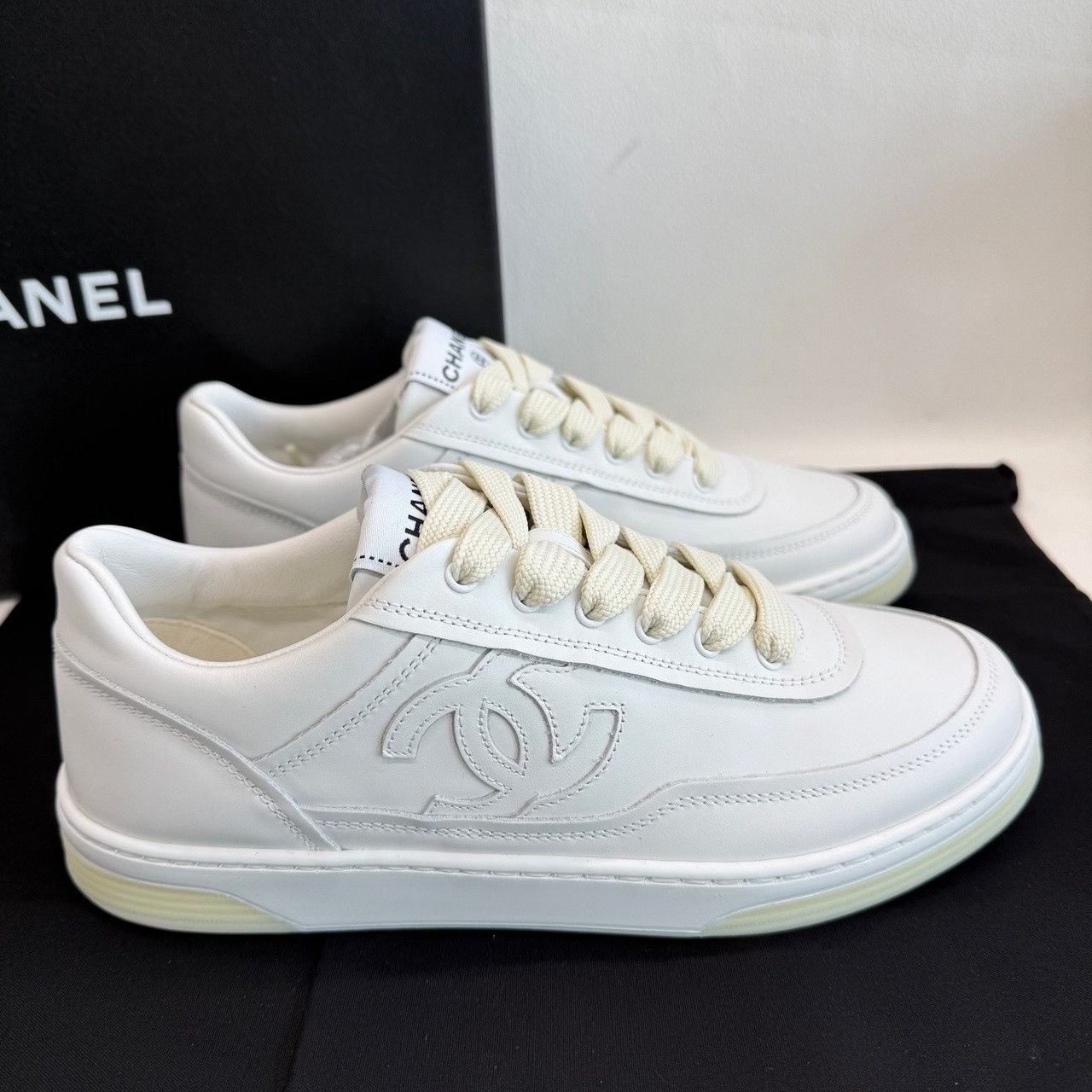 Chanel Chanel Leather White Lowtop Sneakers us_5 Women Size US 5 / IT 35 - 5 Thumbnail