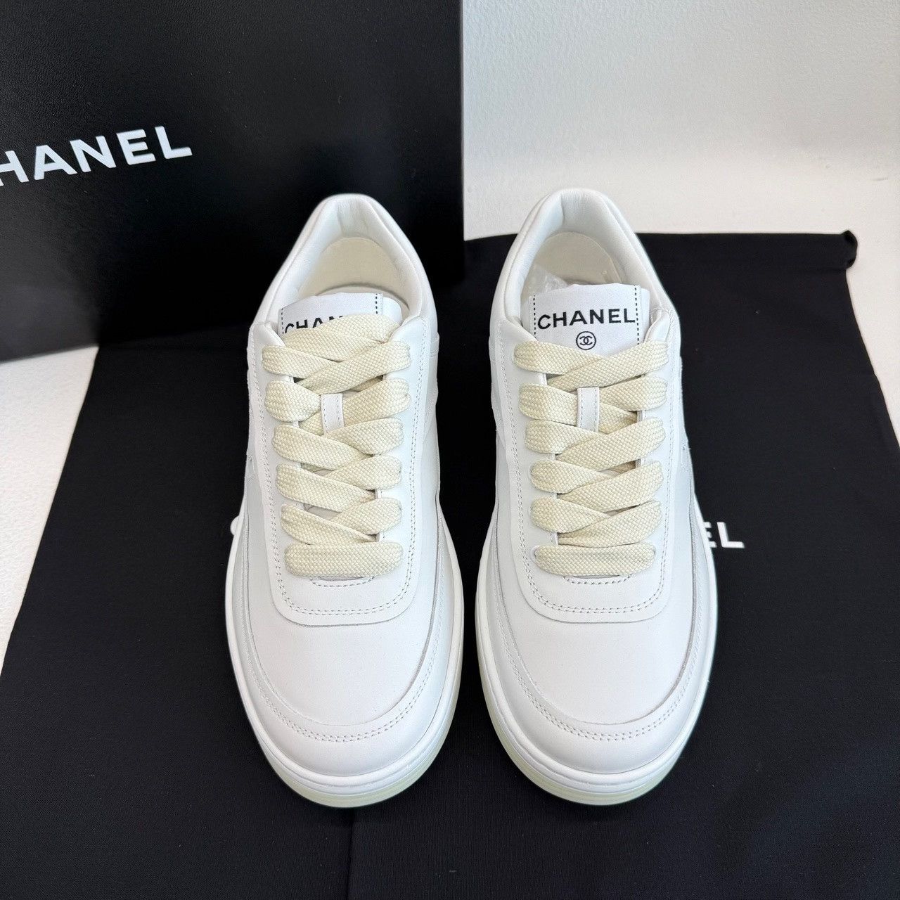 Chanel Chanel Leather White Lowtop Sneakers us_5 Women Size US 5 / IT 35 - 3 Thumbnail