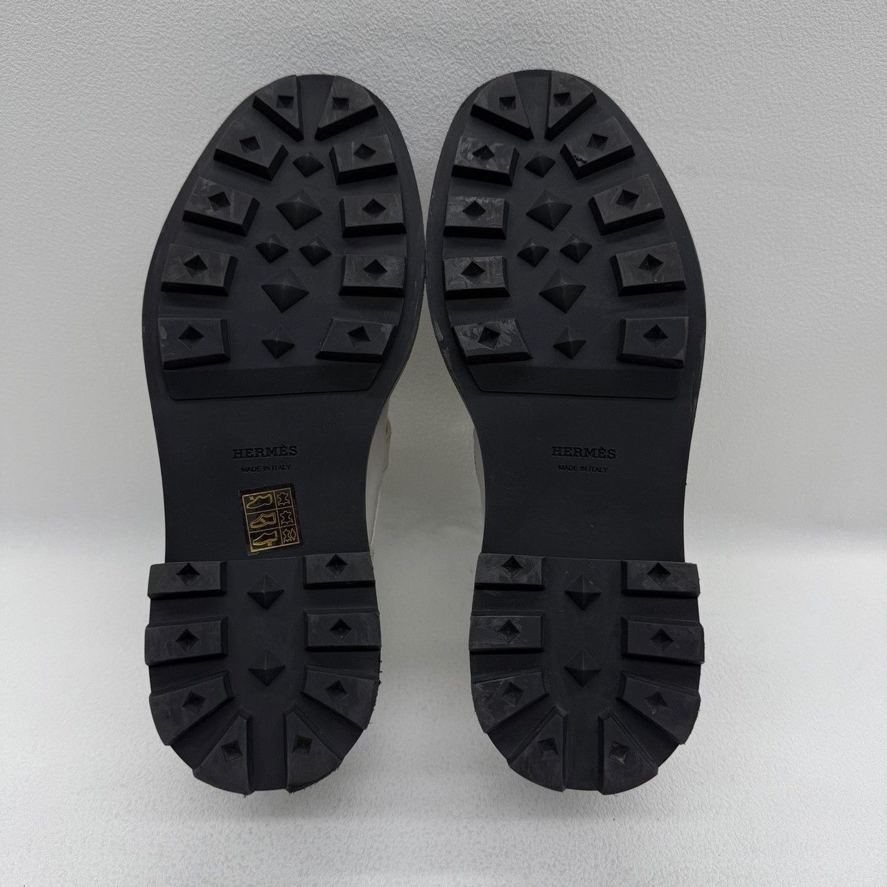Hermes Hermes Leather White Lowtop Sneakers us_6-5 Women Size US 6.5 / IT 36.5 - 7 Thumbnail