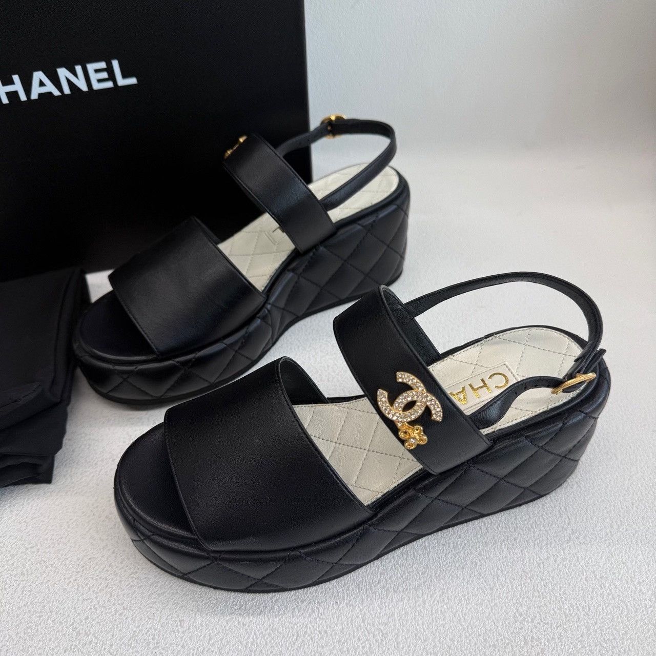 Chanel Chanel Gold Sandals us_6 Women Size US 6 / IT 36 - 2 Thumbnail