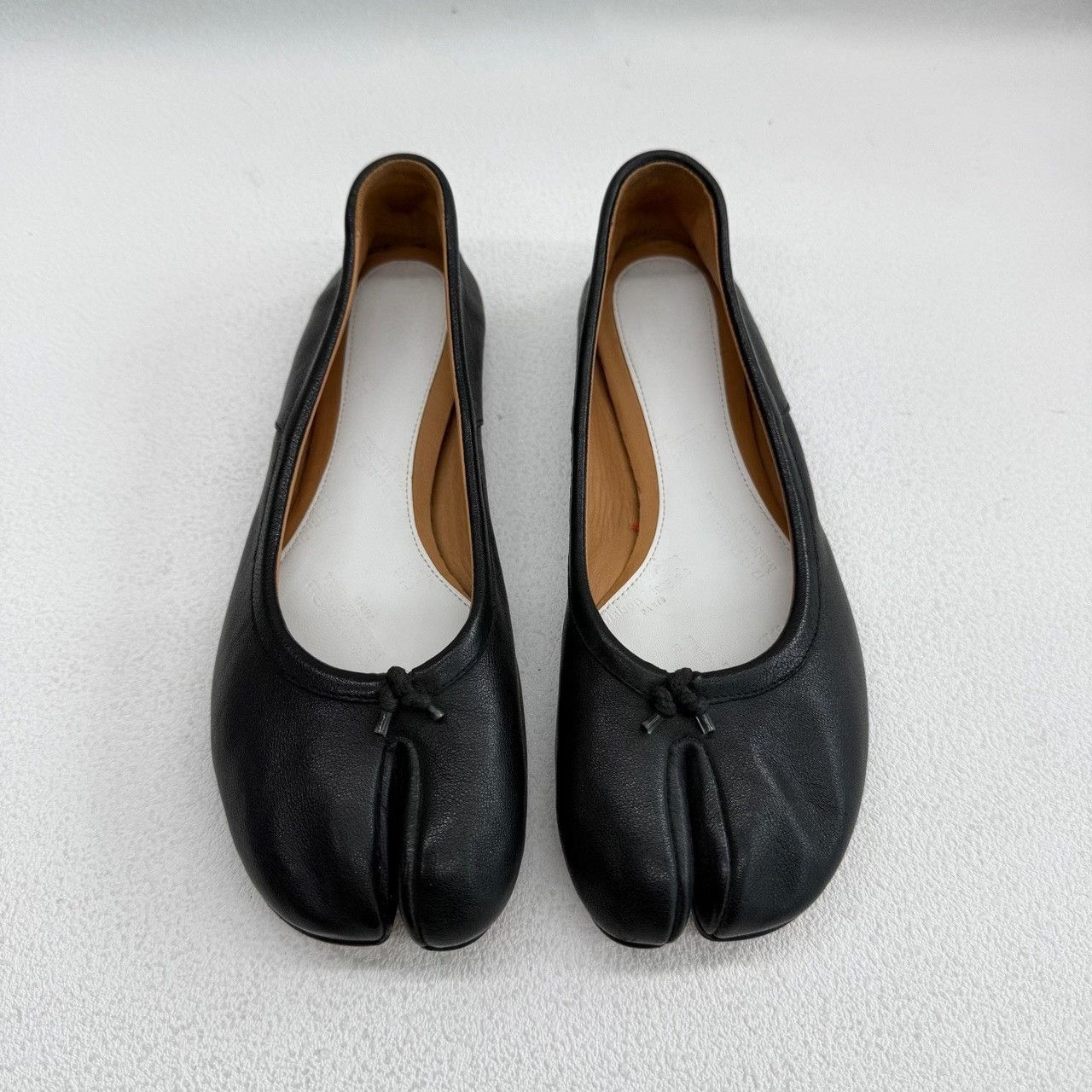 Maison Margiela Maison Margiela Black Lowtop Sneakers us_5 Women Size US 5 / IT 35 - 2 Thumbnail
