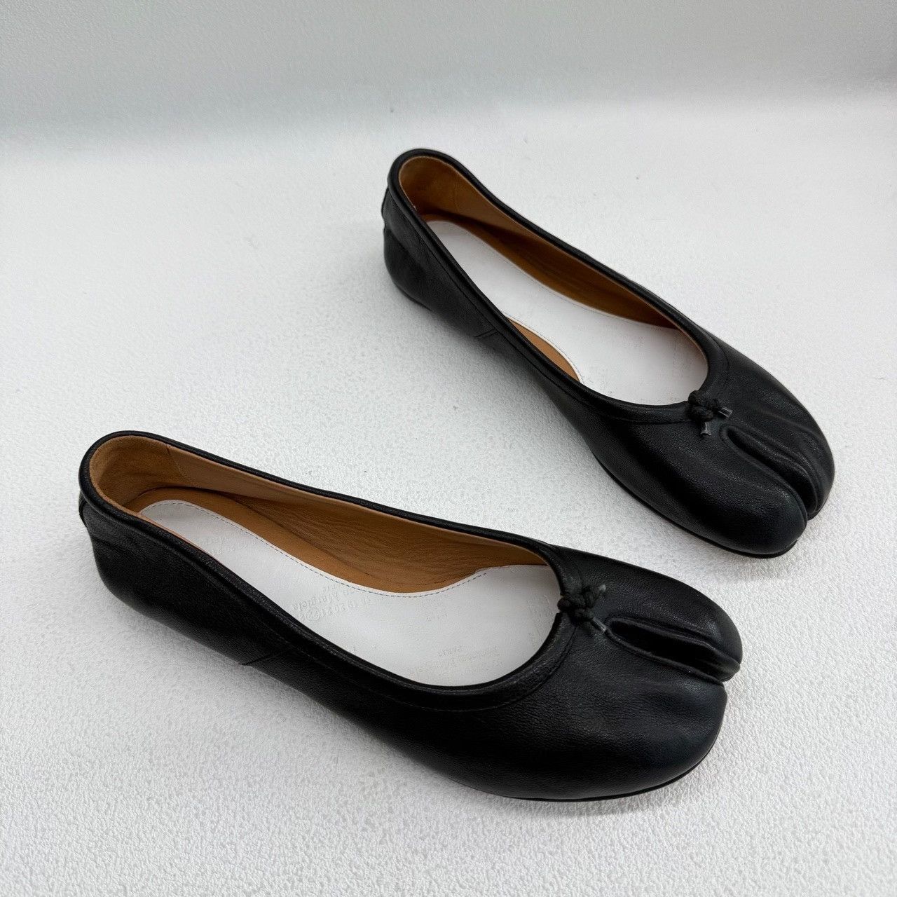 Maison Margiela Maison Margiela Black Lowtop Sneakers us_5 Women Size US 5 / IT 35 - 3 Thumbnail