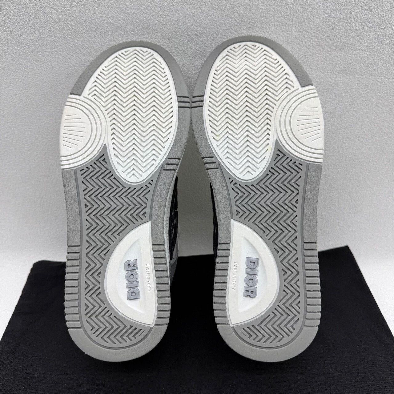Dior Dior Printed White Lowtop Sneakers us_6 Women Size US 6 / IT 36 - 7 Thumbnail