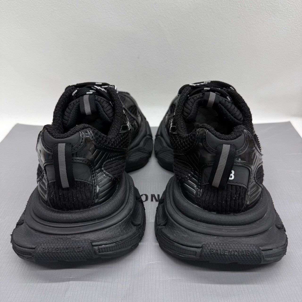 Balenciaga Balenciaga Mesh Black Lowtop Sneakers us_7-5 Women Size US 7.5 / IT 37.5 - 5 Thumbnail