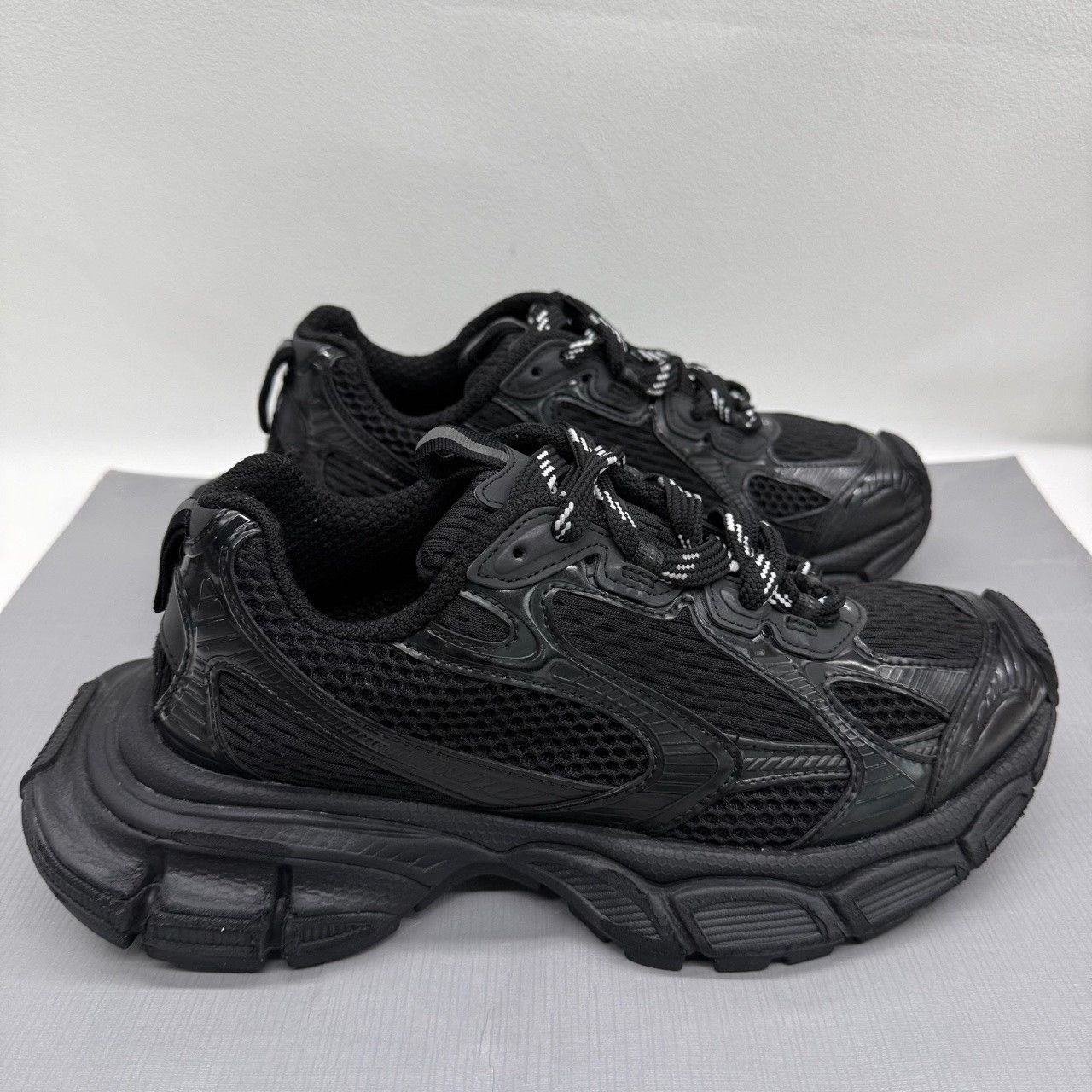 Balenciaga Balenciaga Mesh Black Lowtop Sneakers us_7-5 Women Size US 7.5 / IT 37.5 - 4 Thumbnail