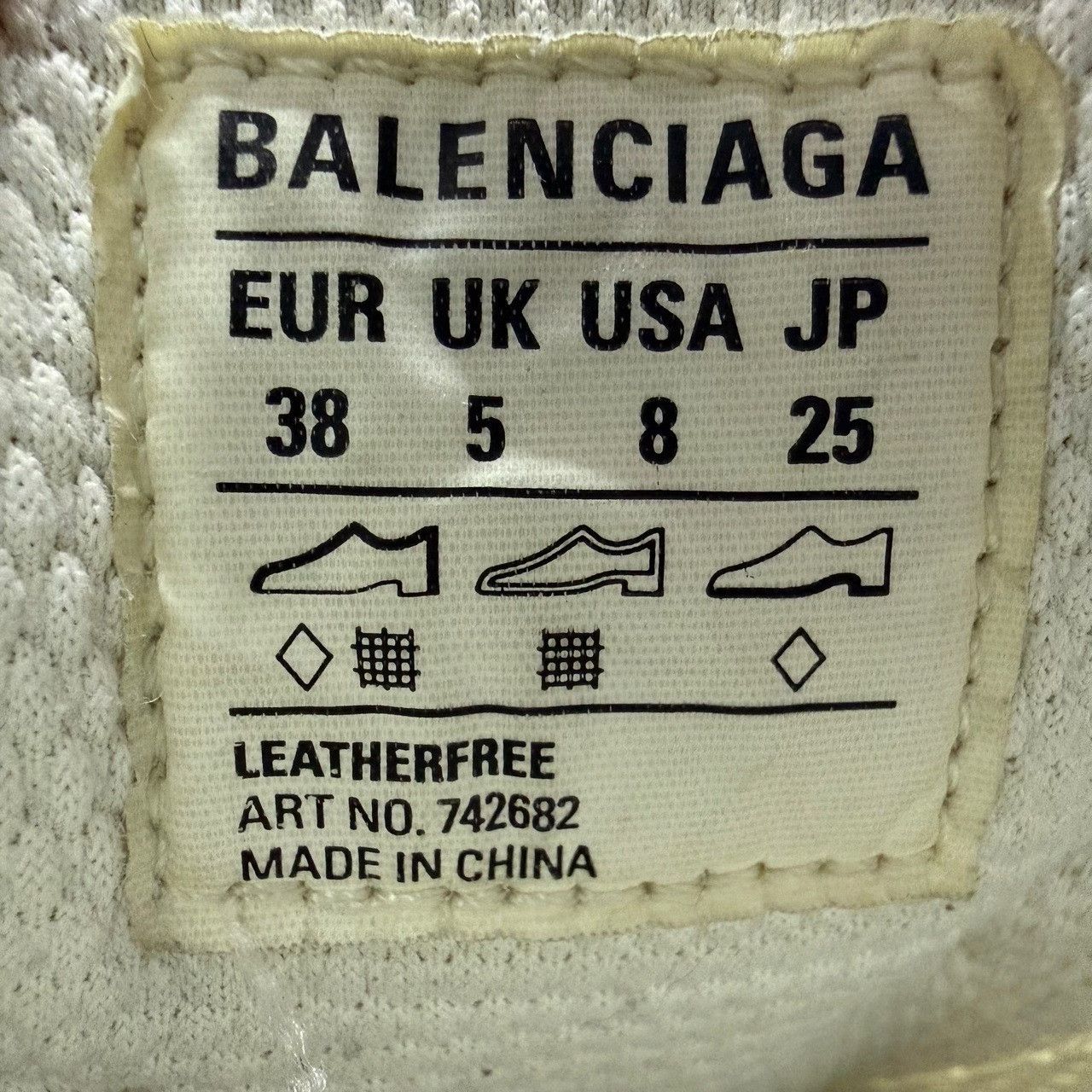 Balenciaga Balenciaga Distressed White Sandals us_7-5 Women Size US 7.5 / IT 37.5 - 6 Thumbnail
