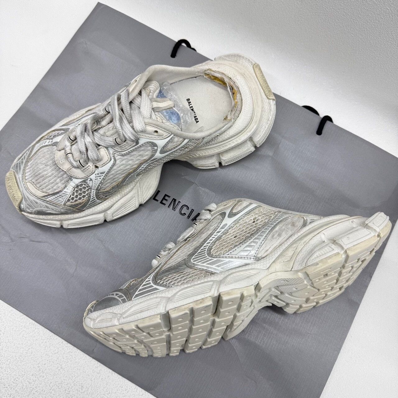 Balenciaga Balenciaga Distressed White Sandals us_7-5 Women Size US 7.5 / IT 37.5 - 8 Thumbnail