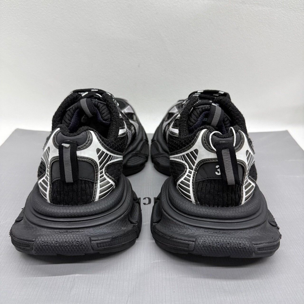 Balenciaga Balenciaga Silver Lowtop Sneakers us_6-5 Women Size US 6.5 / IT 36.5 - 5 Thumbnail