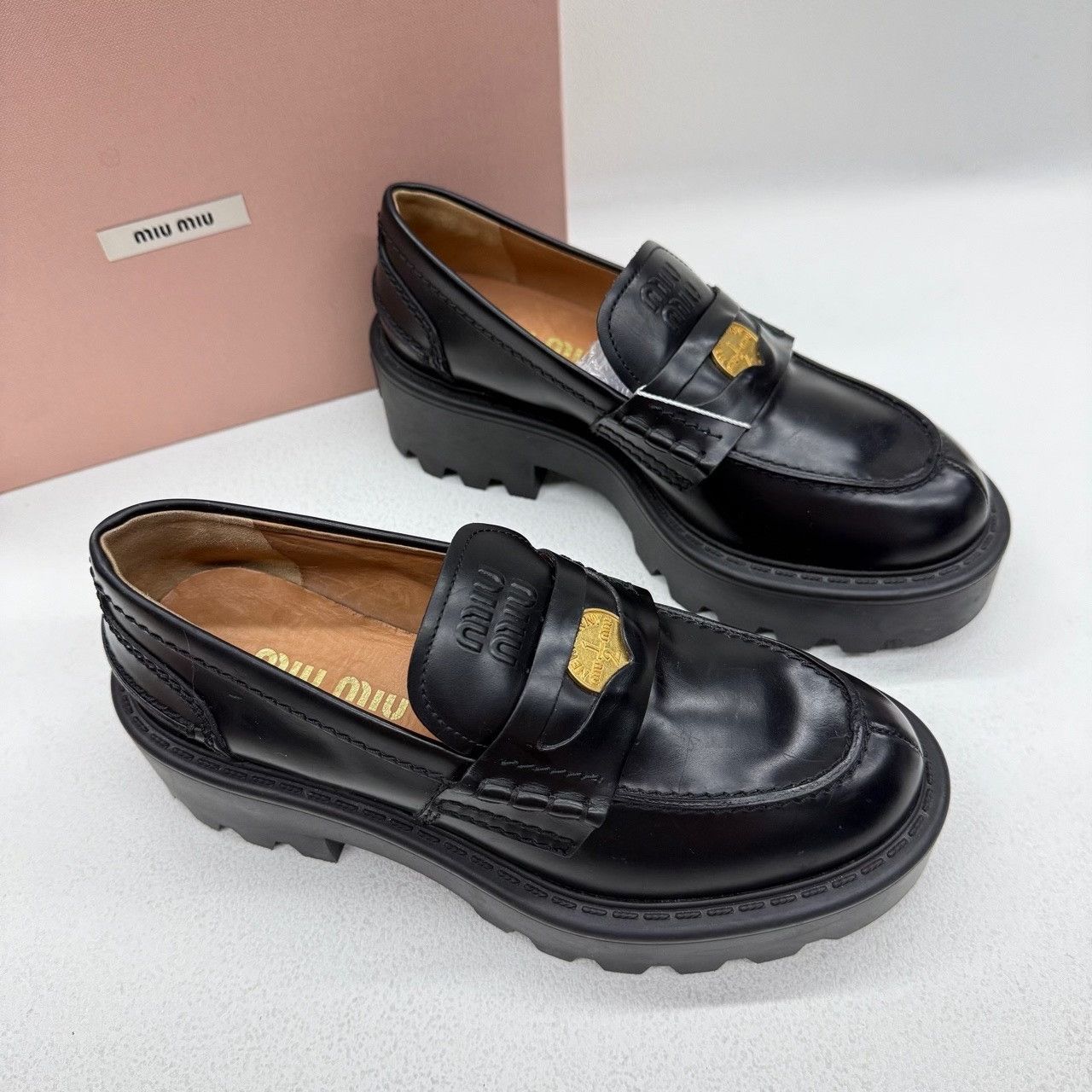 Miu Miu Miu Miu Black Lowtop Sneakers us_6 Women Size US 6 / IT 36 - 4 Thumbnail