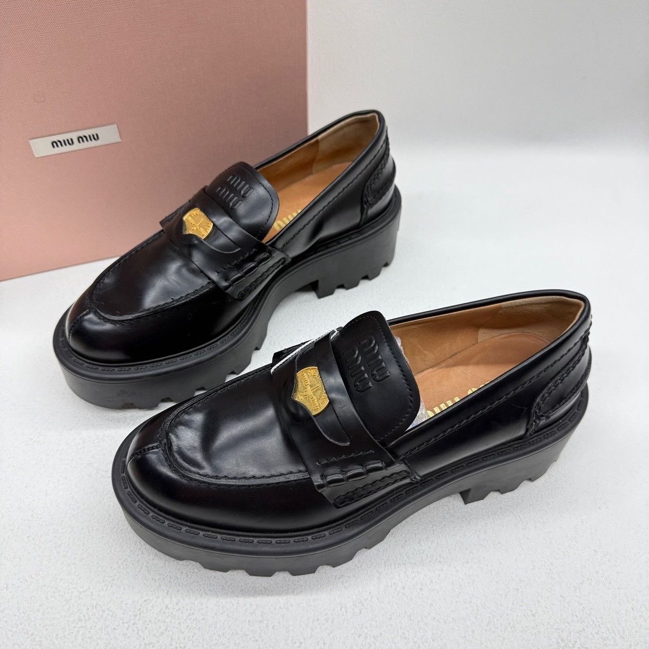 Miu Miu Miu Miu Black Lowtop Sneakers us_6 Women Size US 6 / IT 36 - 2 Thumbnail