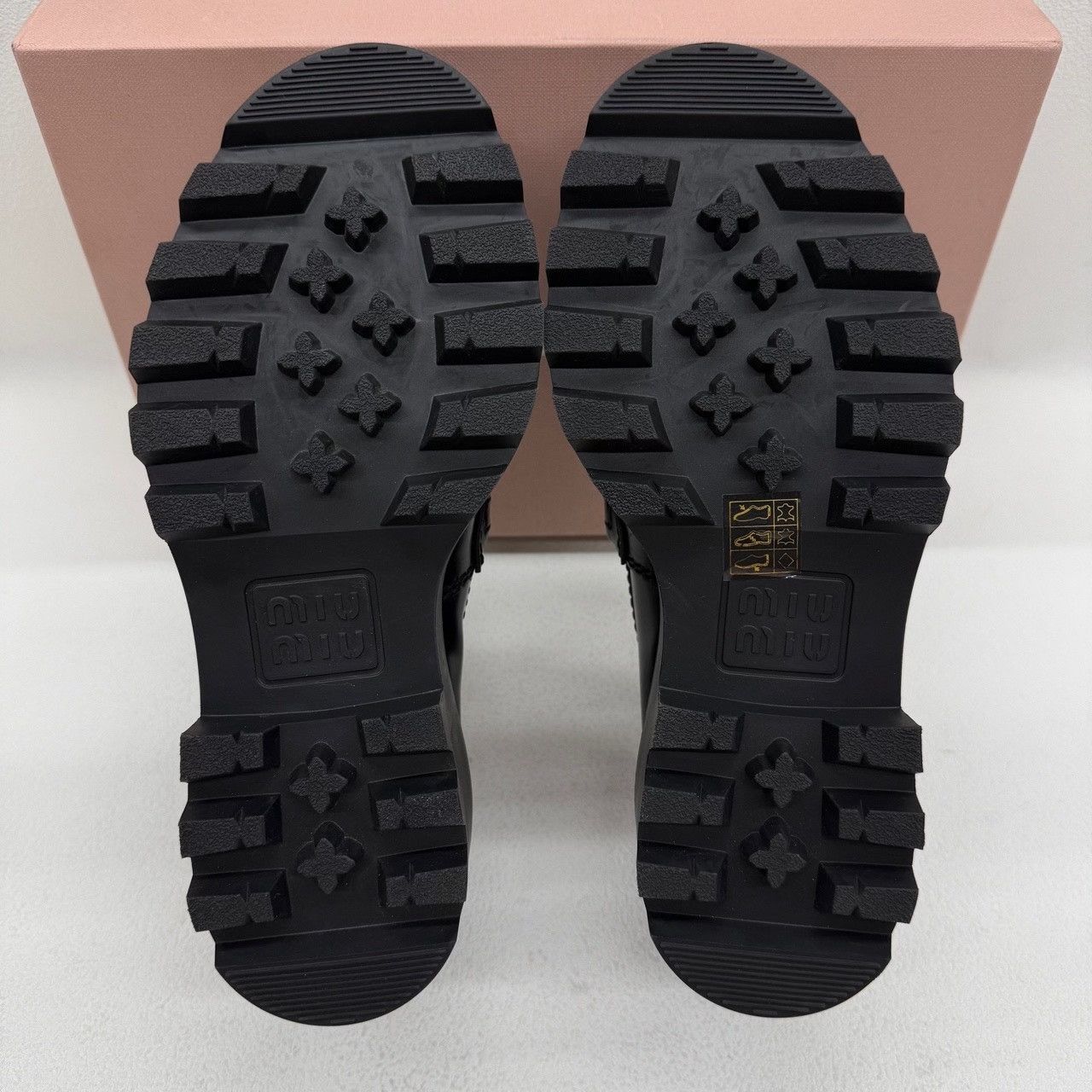 Miu Miu Miu Miu Black Lowtop Sneakers us_6 Women Size US 6 / IT 36 - 8 Thumbnail