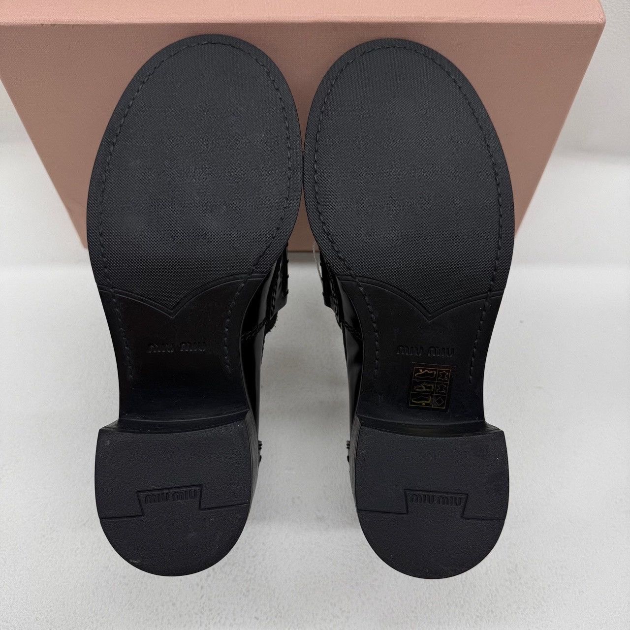 Miu Miu Miu Miu Black Lowtop Sneakers us_5 Women Size US 5 / IT 35 - 8 Thumbnail