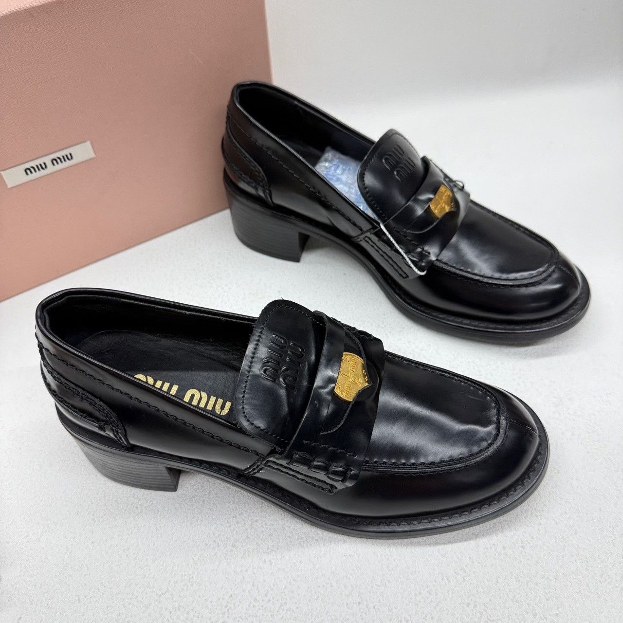 Miu Miu Miu Miu Black Lowtop Sneakers us_5 Women Size US 5 / IT 35 - 4 Thumbnail
