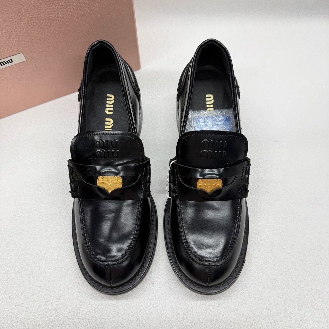 Miu Miu Miu Miu Black Lowtop Sneakers us_5 Women Size US 5 / IT 35 - 3 Thumbnail