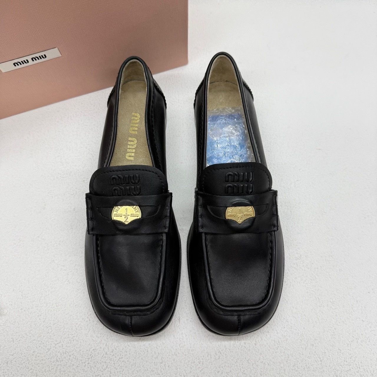 Miu Miu Miu Miu Black Lowtop Sneakers us_5 Women Size US 5 / IT 35 - 3 Thumbnail