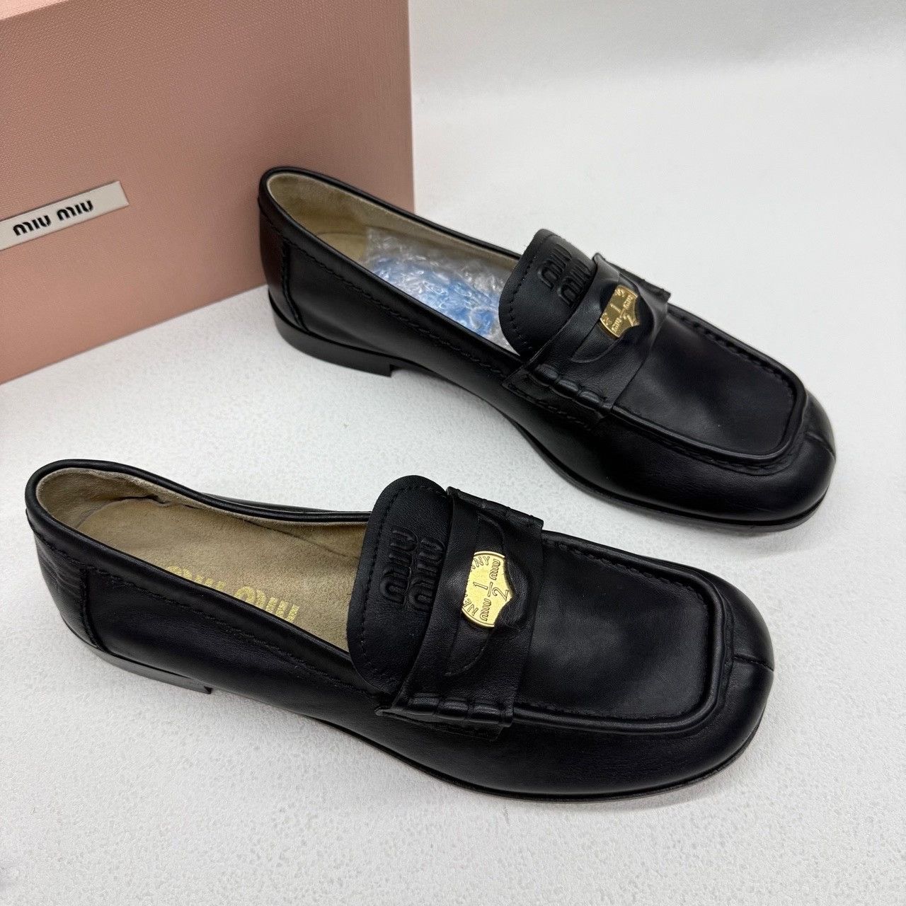 Miu Miu Miu Miu Black Lowtop Sneakers us_5 Women Size US 5 / IT 35 - 4 Thumbnail