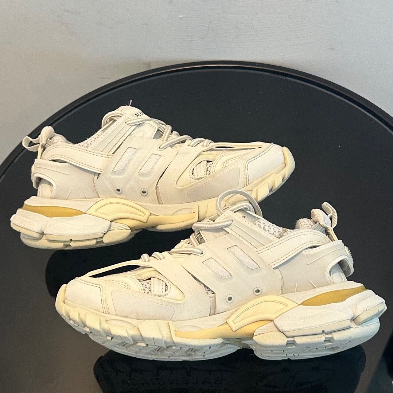Balenciaga Balenciaga White Lowtop Sneakers us_6 Women Size US 6 / IT 36 - 4 Thumbnail