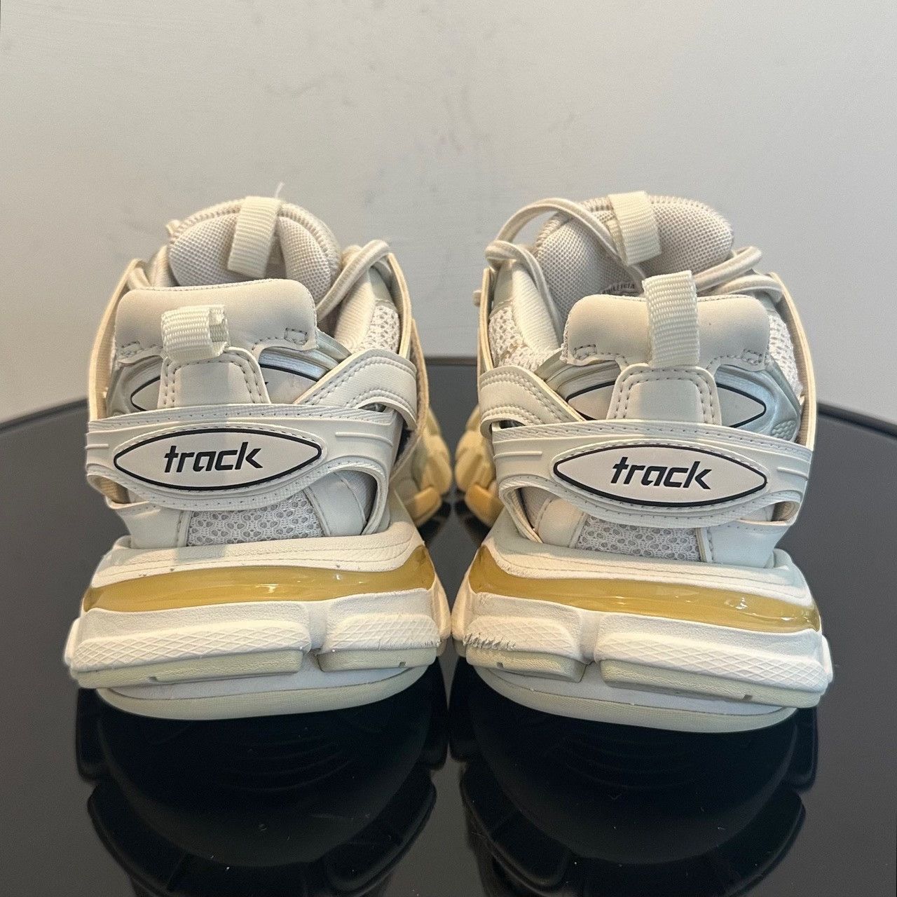 Balenciaga Balenciaga White Lowtop Sneakers us_6 Women Size US 6 / IT 36 - 3 Thumbnail