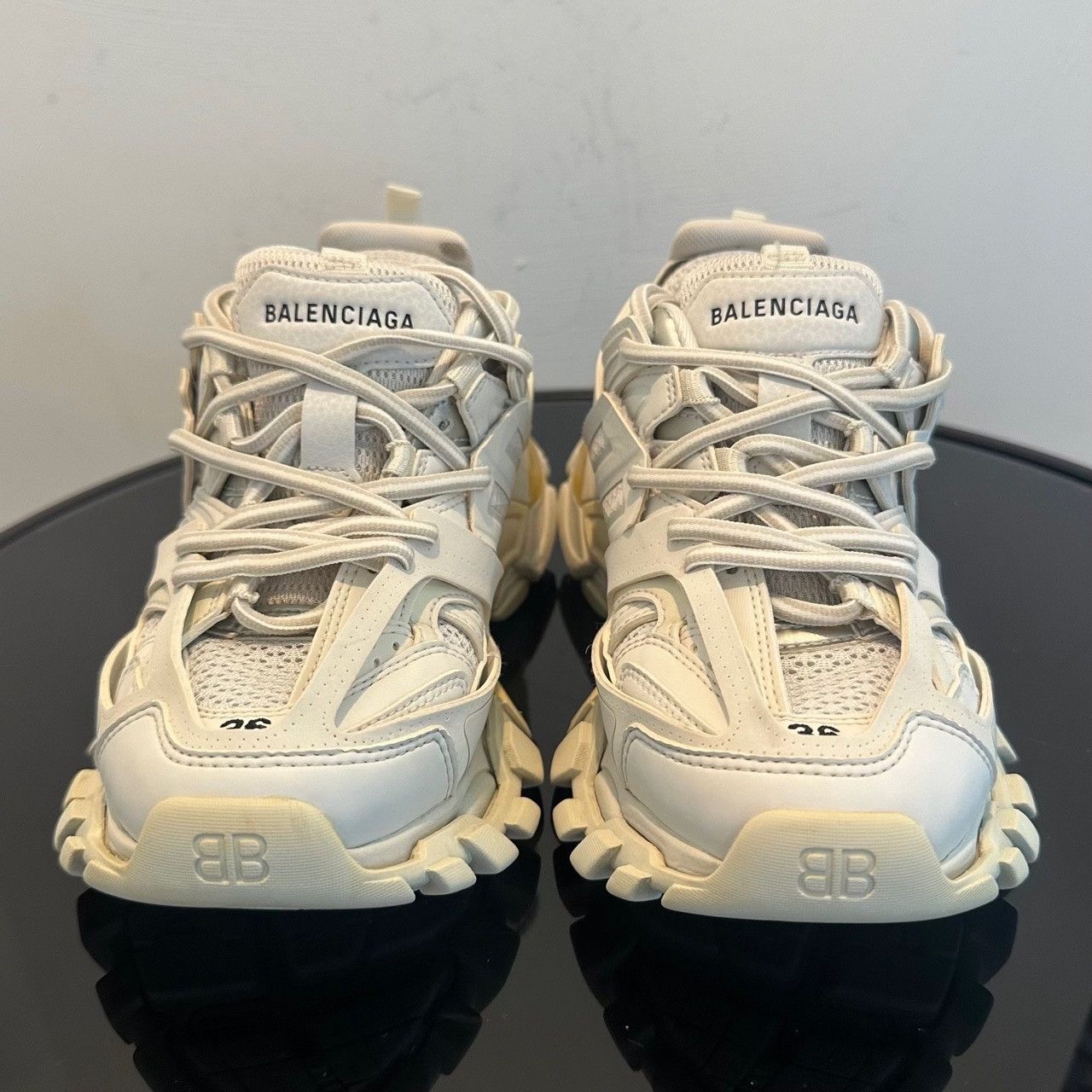 Balenciaga Balenciaga White Lowtop Sneakers us_6 Women Size US 6 / IT 36 - 2 Thumbnail