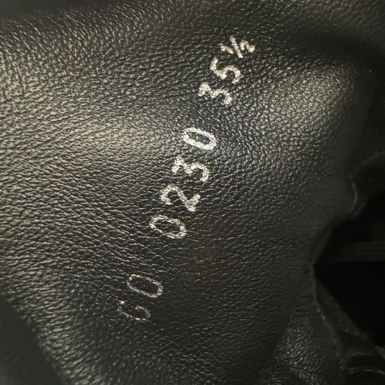 Louis Vuitton Louis Vuitton Black Lowtop Sneakers us_5 Women Size US 5 / IT 35 - 5 Thumbnail