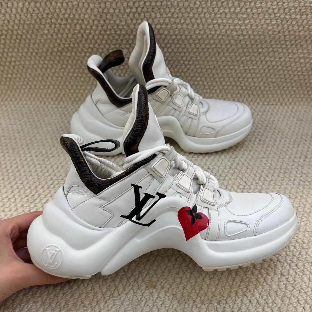 Louis Vuitton Louis Vuitton Limited White Lowtop Sneakers us_6 Women Size US 6 / IT 36 - 8 Thumbnail