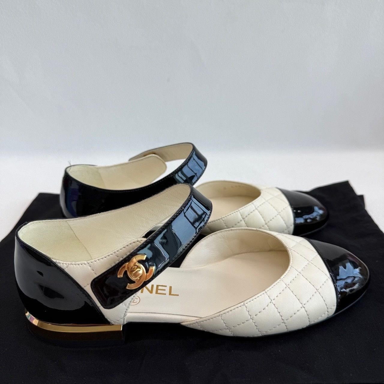 Chanel Chanel Plaid Black Lowtop Sneakers us_6 Women Size US 6 / IT 36 - 4 Thumbnail