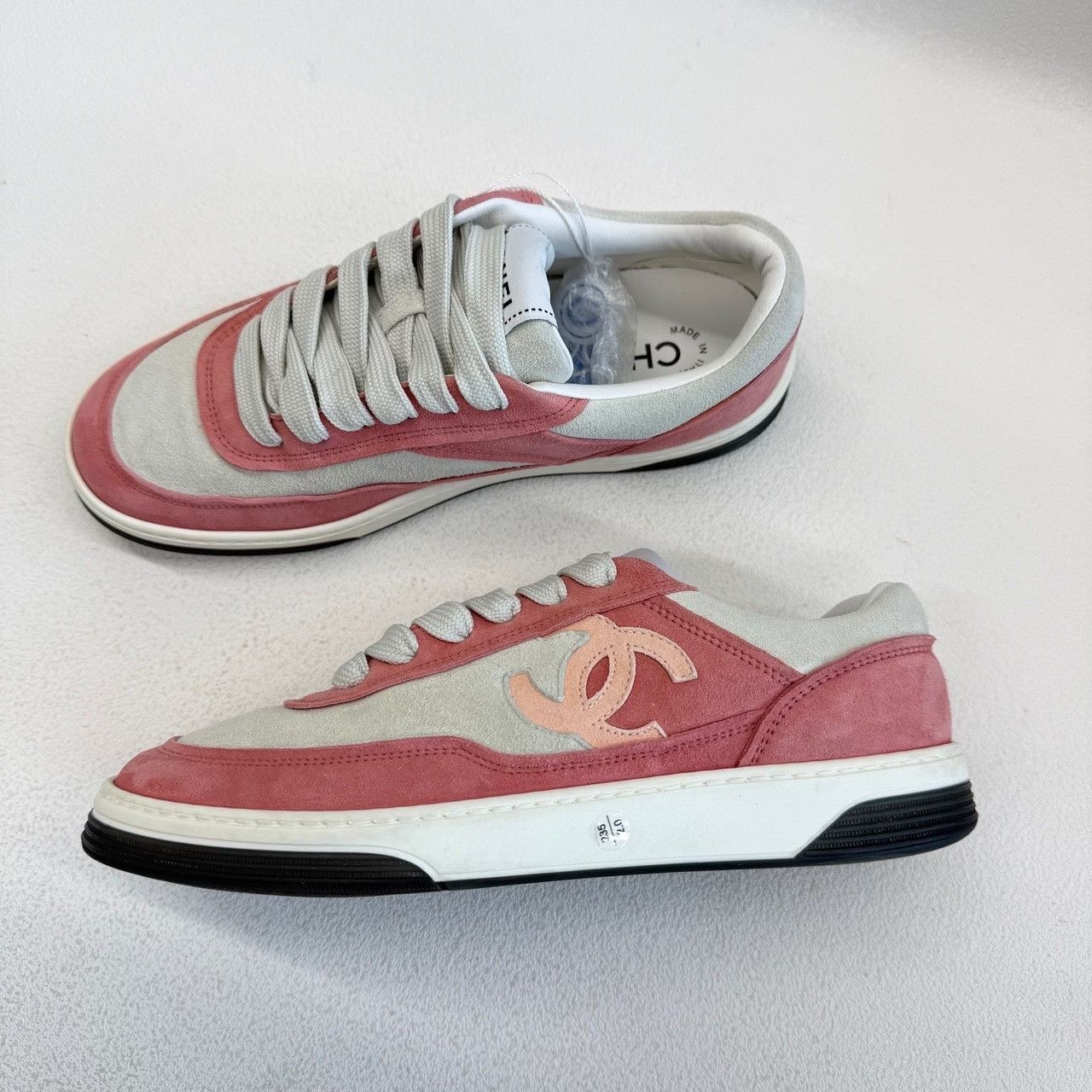 Chanel Chanel Pink Lowtop Sneakers us_6-5 Women Size US 6.5 / IT 36.5 - 8 Thumbnail