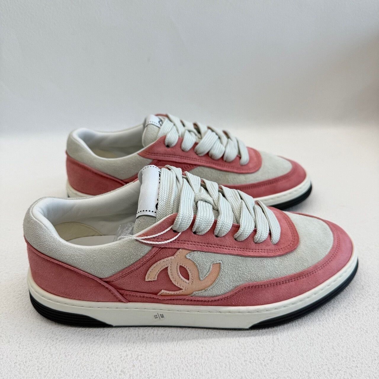 Chanel Chanel Pink Lowtop Sneakers us_6-5 Women Size US 6.5 / IT 36.5 - 4 Thumbnail