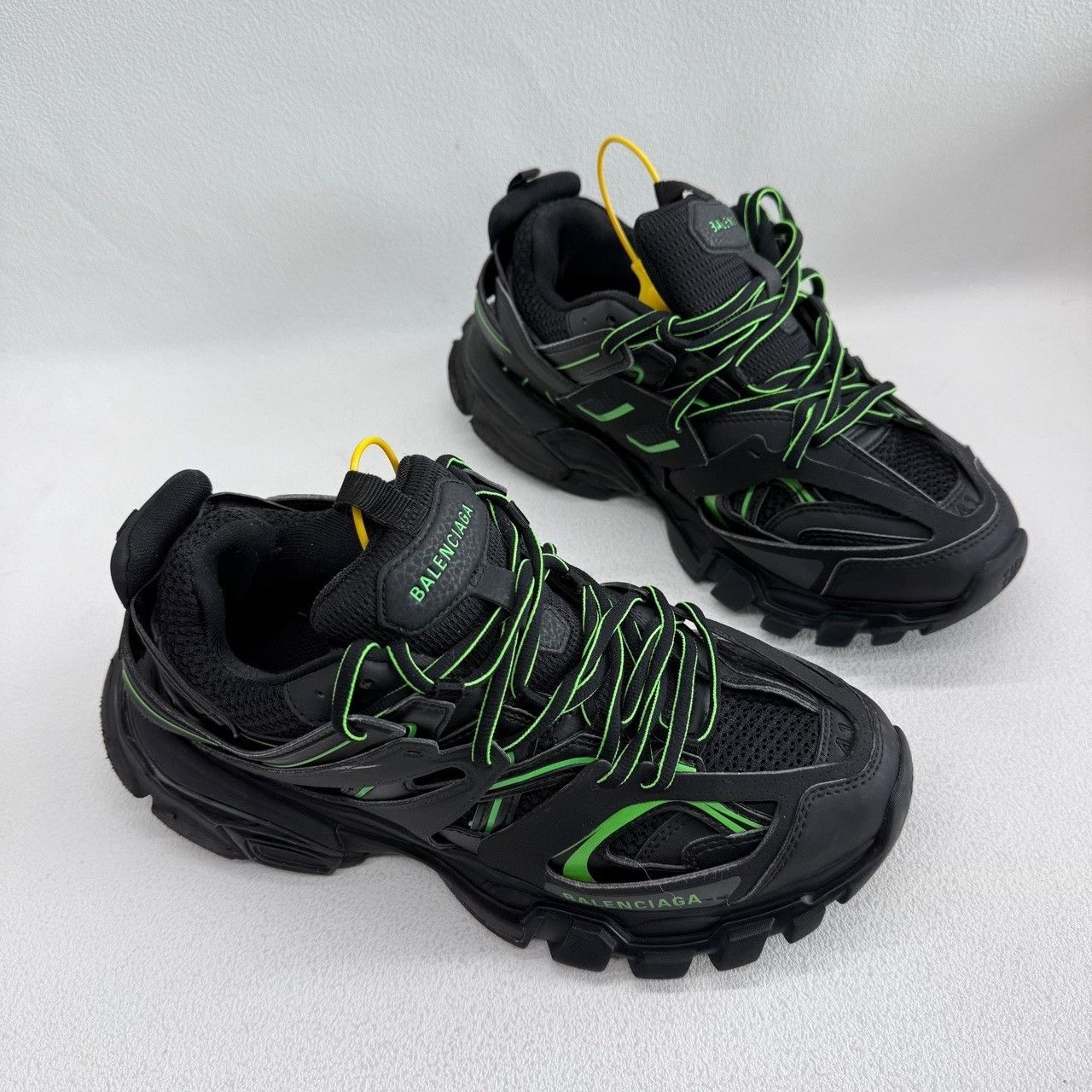 Balenciaga Balenciaga Mesh Green Lowtop Sneakers 8.5 Men Size US 8.5 / EU 41-42 - 3 Thumbnail