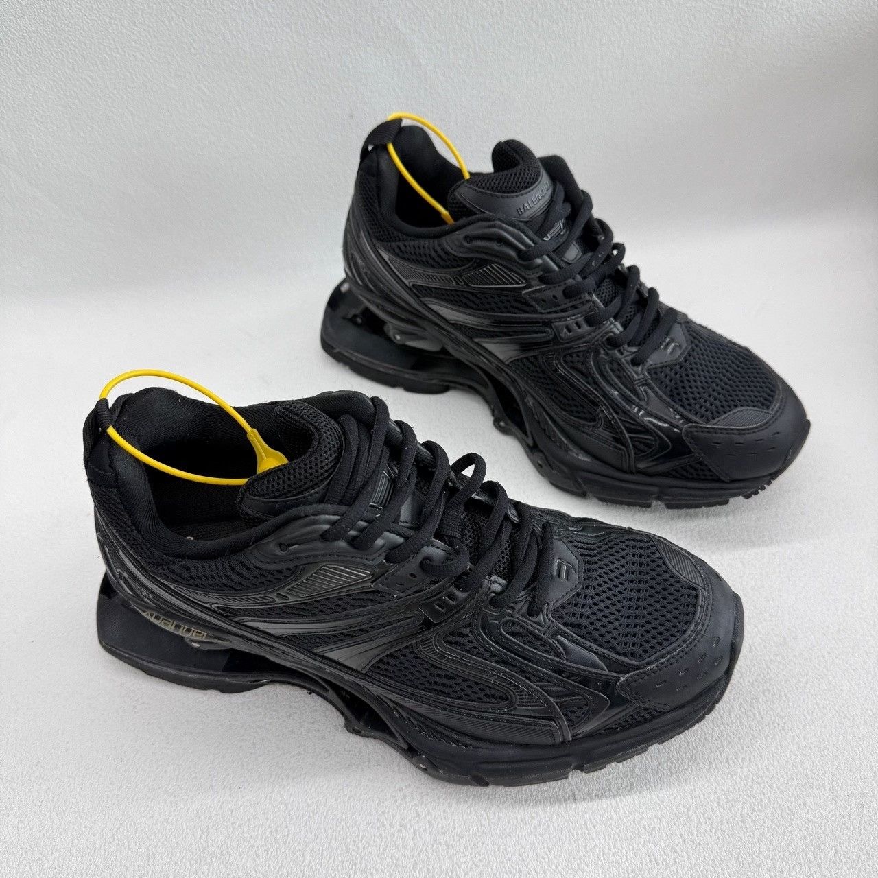 Balenciaga Balenciaga Retro Black Lowtop Sneakers 7.5 Men Size US 7.5 / EU 40-41 - 3 Thumbnail