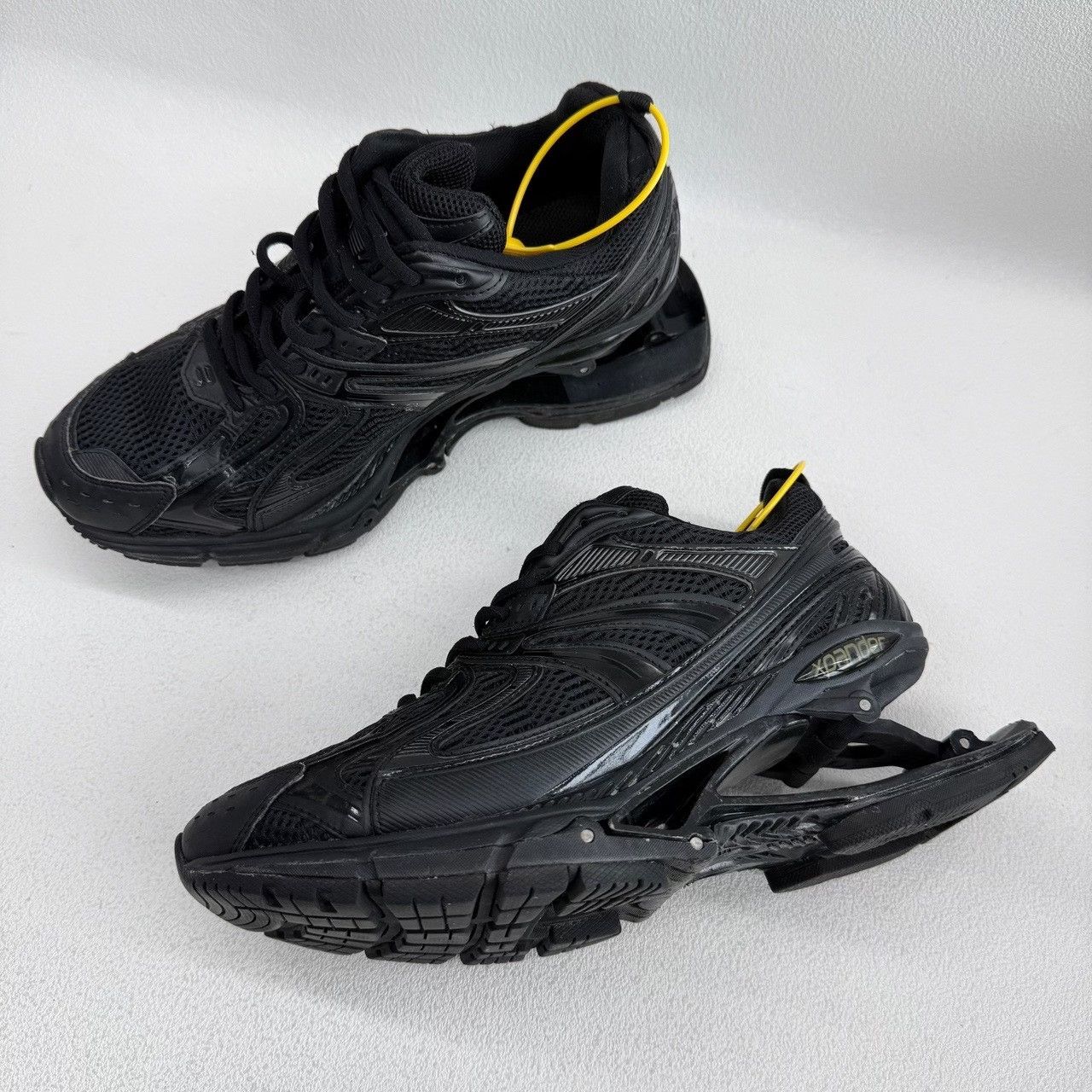 Balenciaga Balenciaga Retro Black Lowtop Sneakers 7.5 Men Size US 7.5 / EU 40-41 - 8 Thumbnail