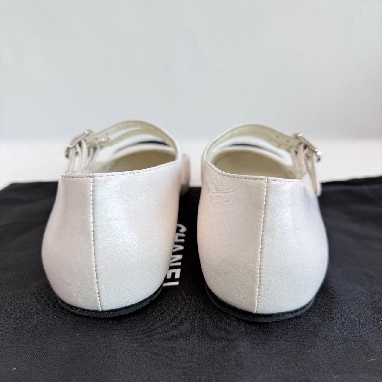 Chanel Chanel Leather White Lowtop Sneakers us_6 Women Size US 6 / IT 36 - 5 Thumbnail