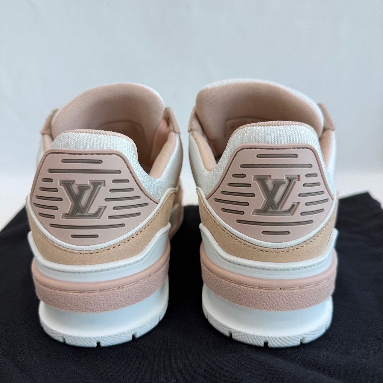 Louis Vuitton Louis Vuitton Pink Lowtop Sneakers us_6 Women Size US 6 / IT 36 - 5 Thumbnail