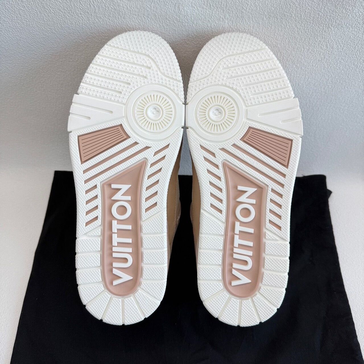 Louis Vuitton Louis Vuitton Pink Lowtop Sneakers us_6 Women Size US 6 / IT 36 - 7 Thumbnail